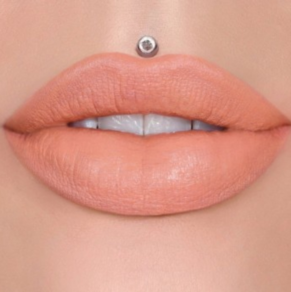 NIB❤️‍🔥"Basic HTML" 😍 Jeffree Star Velvet Trap Lipstick 💄SOLD OUT LAST 1